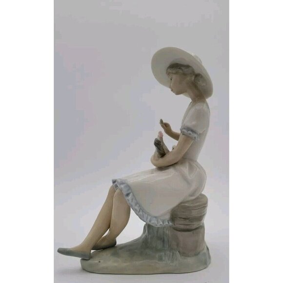 Vintage Nao By Lladro Girl Playing Rooster Spainish Figurine Excellent Condition - Picture 3 of 16